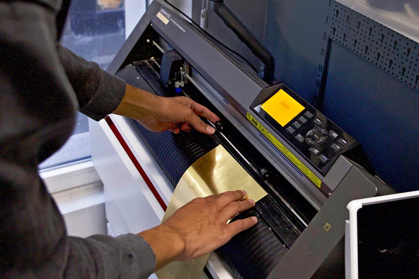 Vinyl Cutting & Pen Plotting Machine