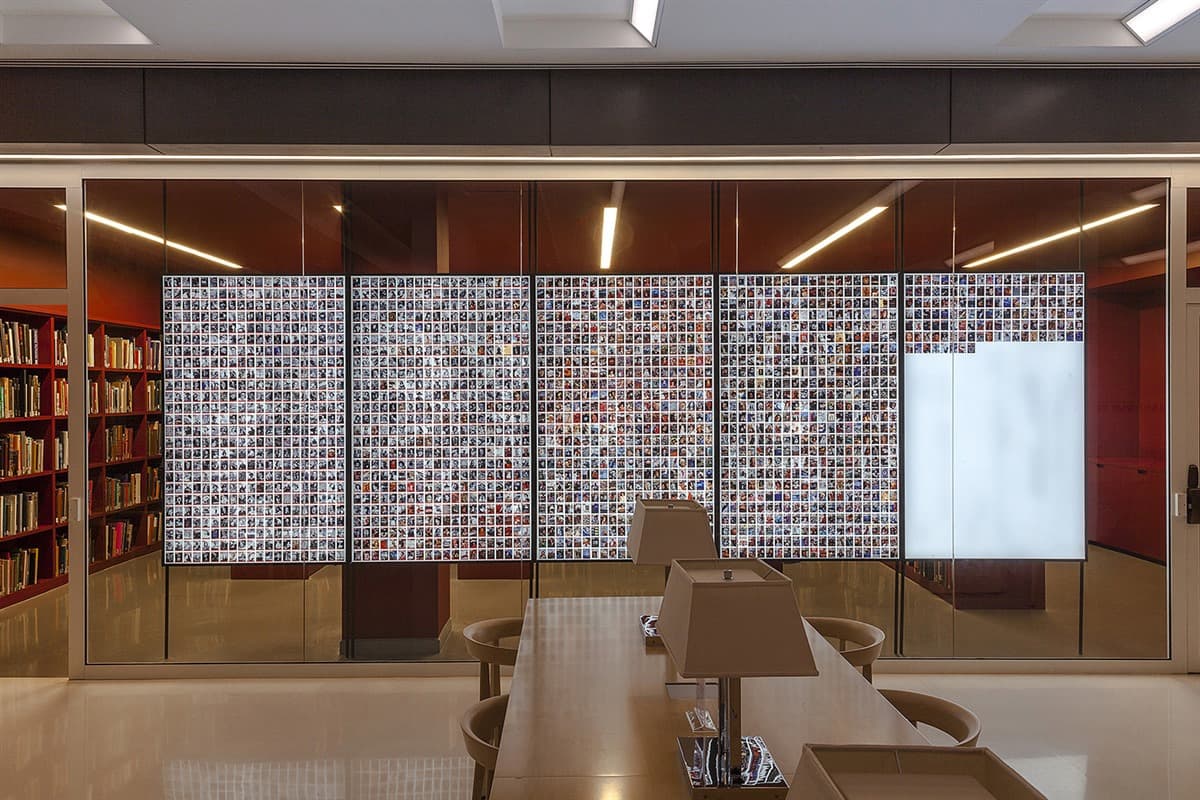 Photo by Fernanda Kock/Galo Studios. © Alfredo Jaar