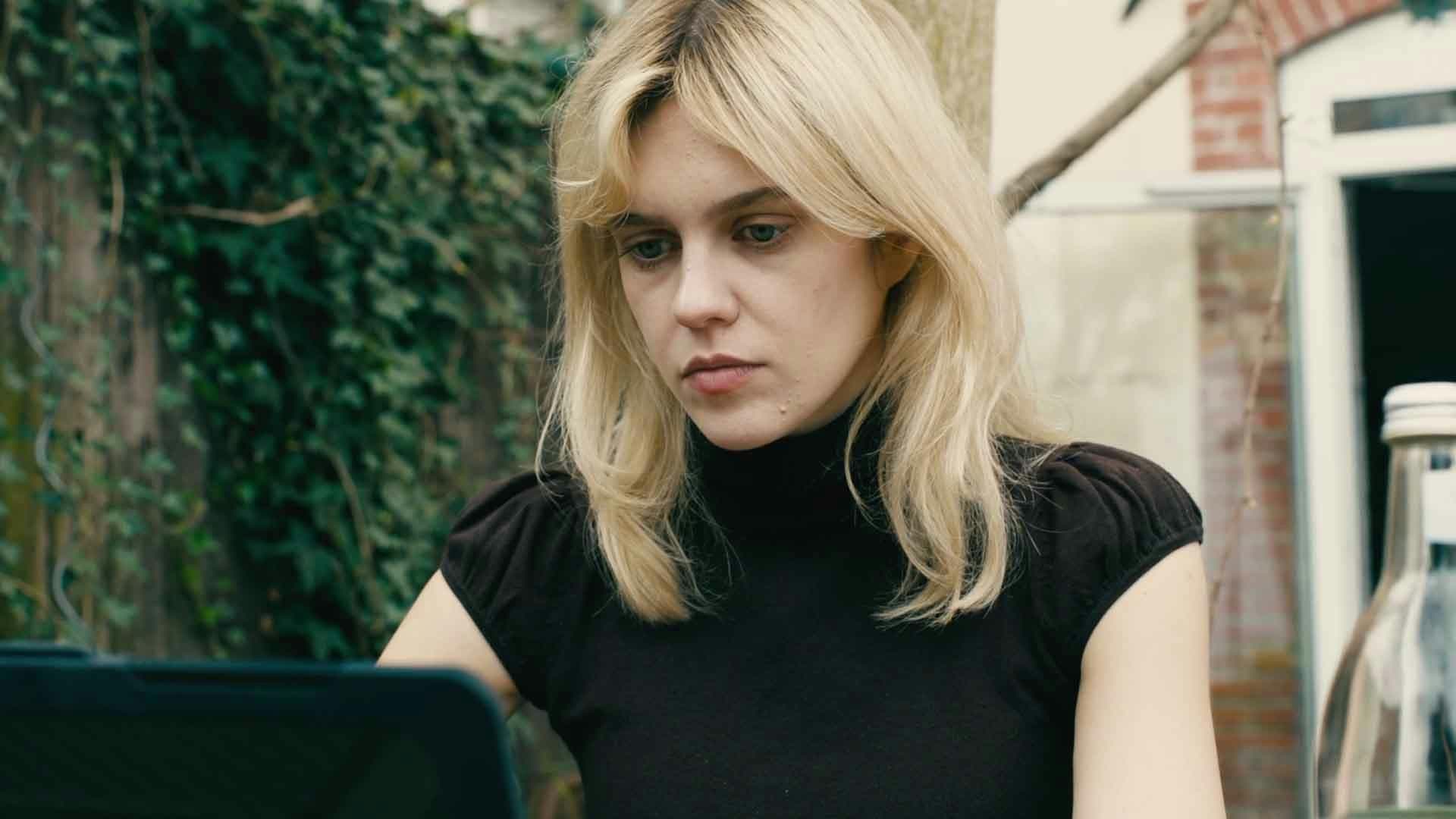 Alum Spotlight: War Correspondent Anna Conkling (BA Journalism + Design) on Telling Untold Stories